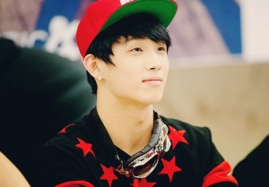 Btob hyunsik ojos
