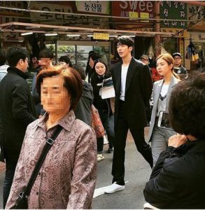 filmando con la actriz Shin Se Kyung