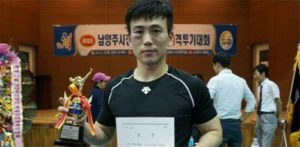 ganador de combates de kick boxing
